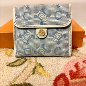 CELINE Vintage Trifold Triomphe Compact Wallet in LTE Blue/White Leather/Canvas